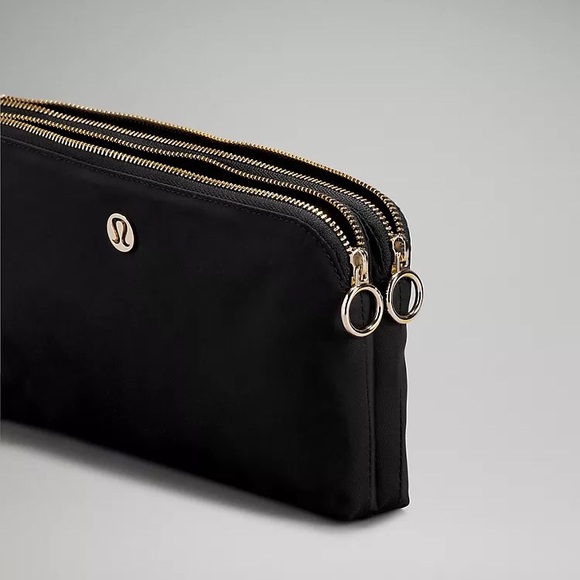 NWT Lululemon Curved Wristlet - Picture 4 of 6